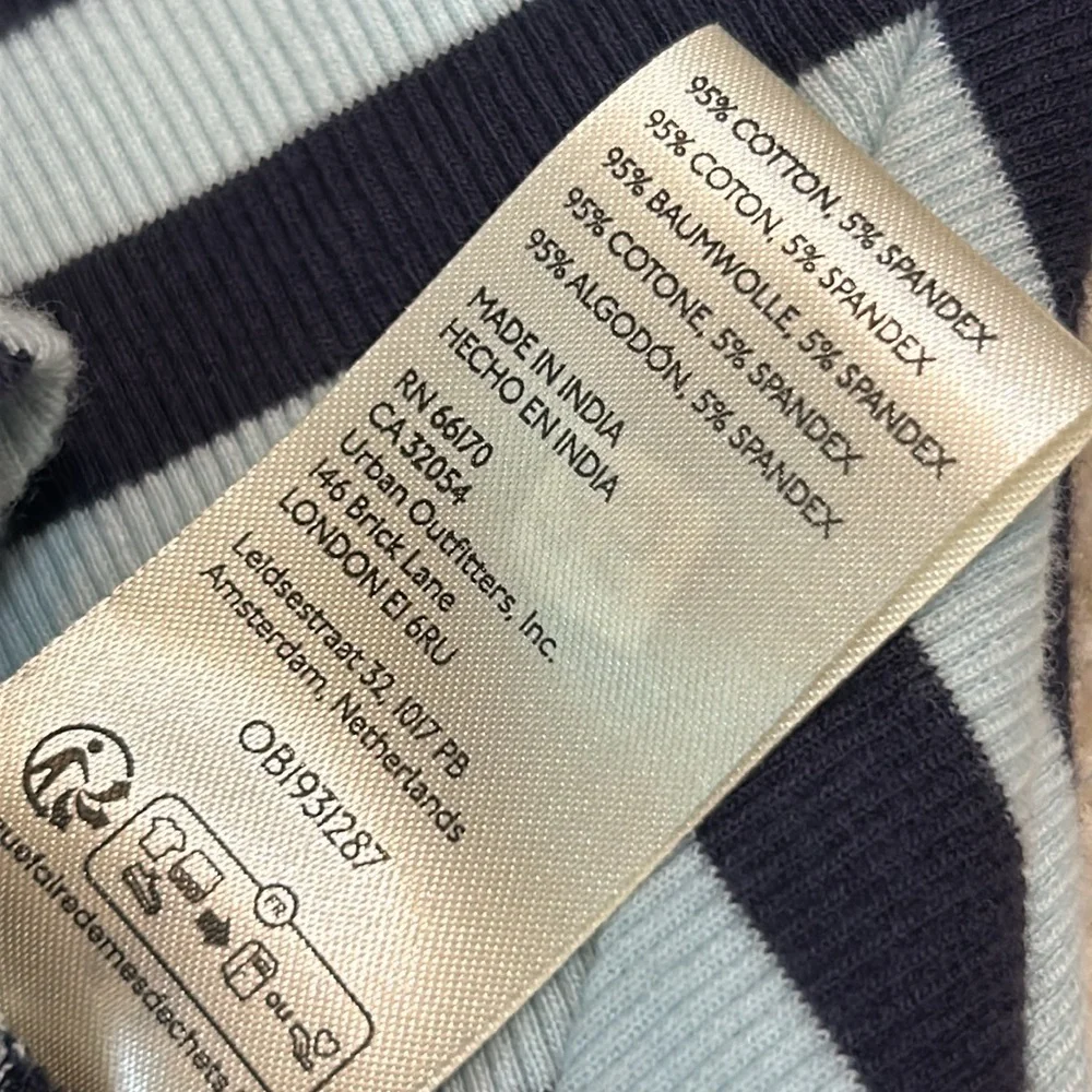 NWT ANTHRO MAEVE XS front zip scoop neck top in blue motif - Picture 10 of 10